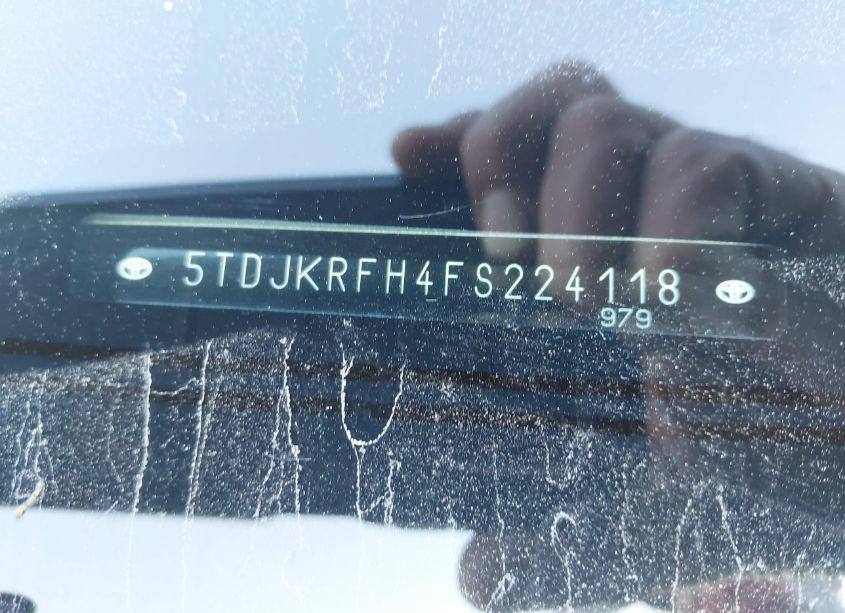 Photo 9 of 2015 Toyota Highlander XLE V6 (VIN 5TDJKRFH4FS224118)