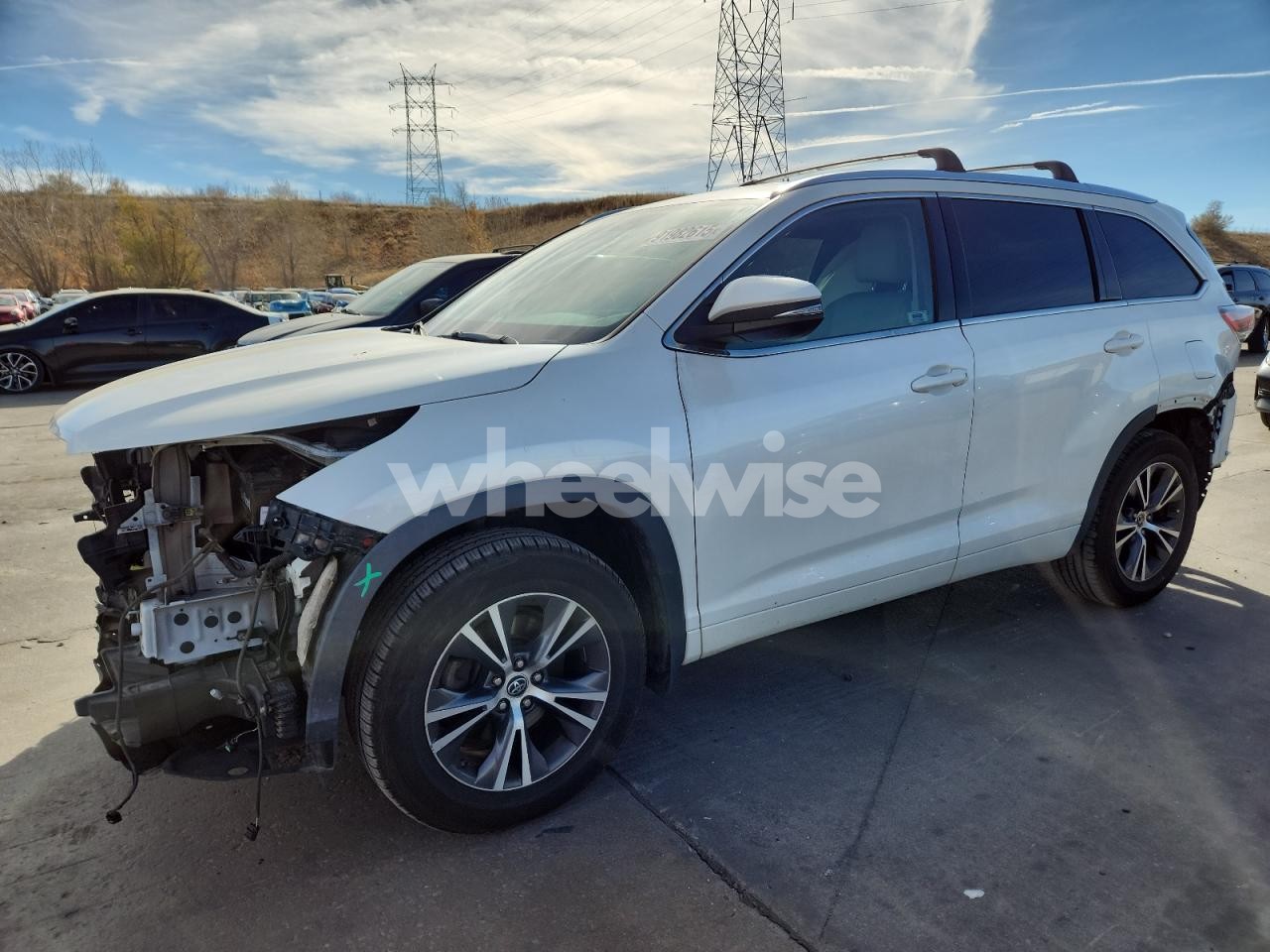 2016 TOYOTA HIGHLANDER XLE (VIN 5TDJKRFH4GS274468) main photo