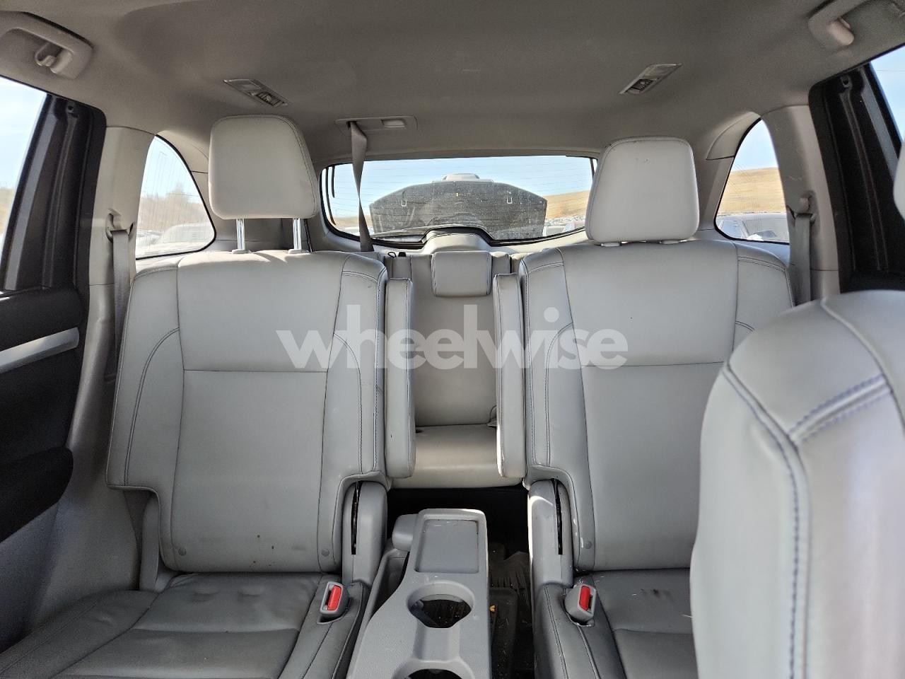 Photo 10 of 2016 TOYOTA HIGHLANDER XLE (VIN 5TDJKRFH4GS274468)