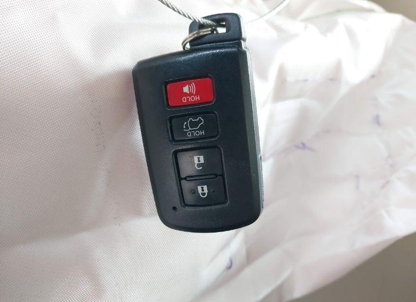 Photo 11 of 2016 Toyota Highlander XLE V6 (VIN 5TDJKRFH4GS280738)