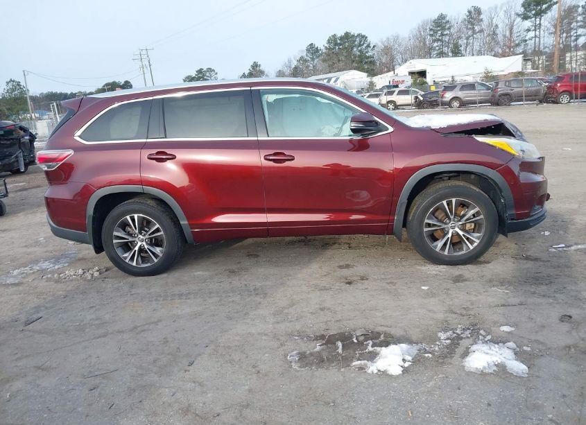 Photo 13 of 2016 Toyota Highlander XLE V6 (VIN 5TDJKRFH4GS280738)