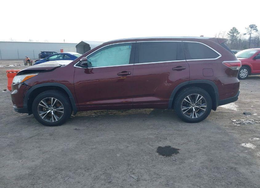 Photo 14 of 2016 Toyota Highlander XLE V6 (VIN 5TDJKRFH4GS280738)