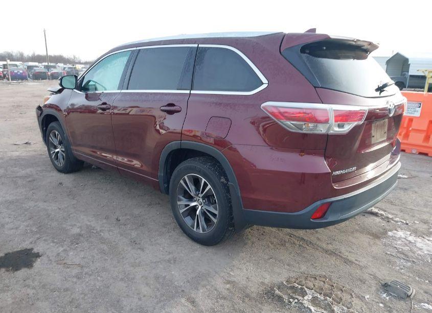 Photo 3 of 2016 Toyota Highlander XLE V6 (VIN 5TDJKRFH4GS280738)