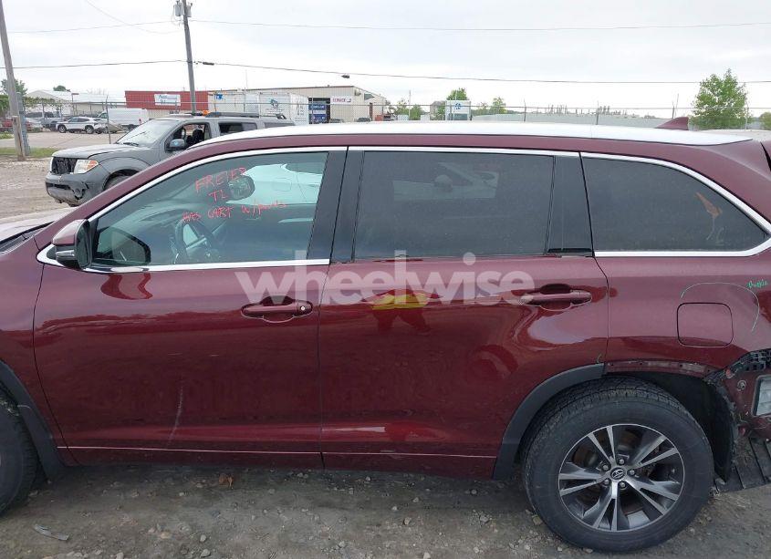 Photo 15 of 2016 Toyota Highlander XLE V6 (VIN 5TDJKRFH4GS290198)