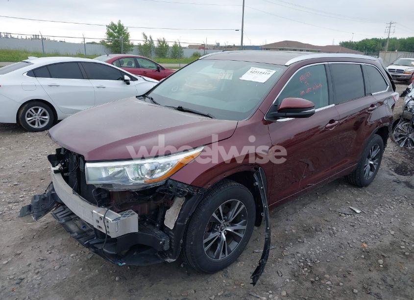 Photo 2 of 2016 Toyota Highlander XLE V6 (VIN 5TDJKRFH4GS290198)