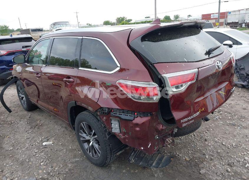 Photo 3 of 2016 Toyota Highlander XLE V6 (VIN 5TDJKRFH4GS290198)