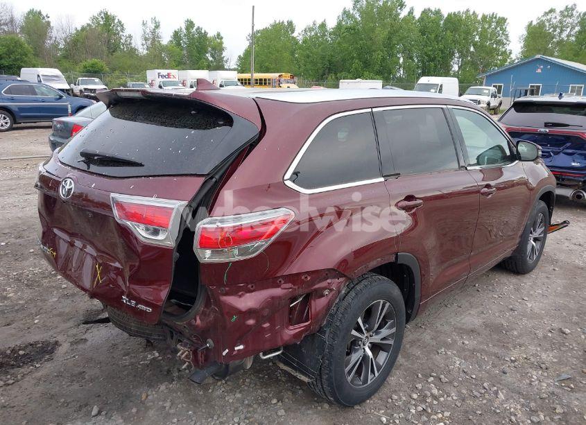Photo 4 of 2016 Toyota Highlander XLE V6 (VIN 5TDJKRFH4GS290198)