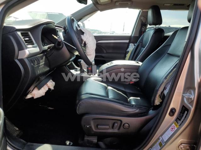 Photo 10 of 2016 TOYOTA HIGHLANDER XLE (VIN 5TDJKRFH4GS501481)