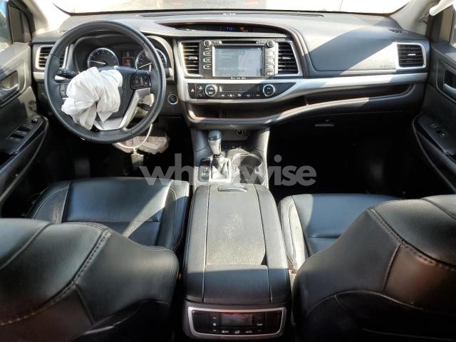 Photo 5 of 2016 TOYOTA HIGHLANDER XLE (VIN 5TDJKRFH4GS501481)