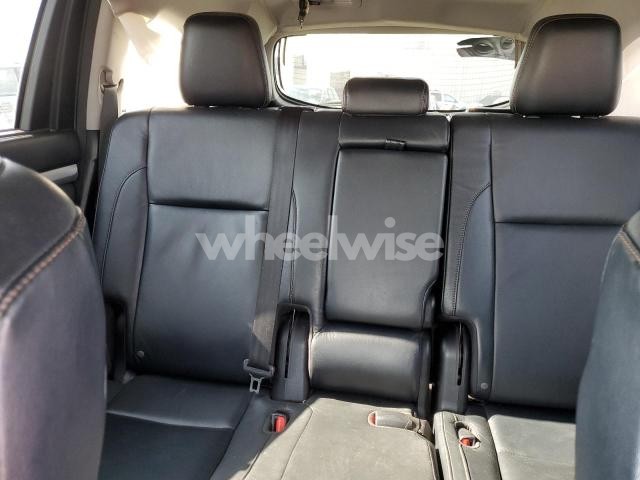 Photo 7 of 2016 TOYOTA HIGHLANDER XLE (VIN 5TDJKRFH4GS501481)