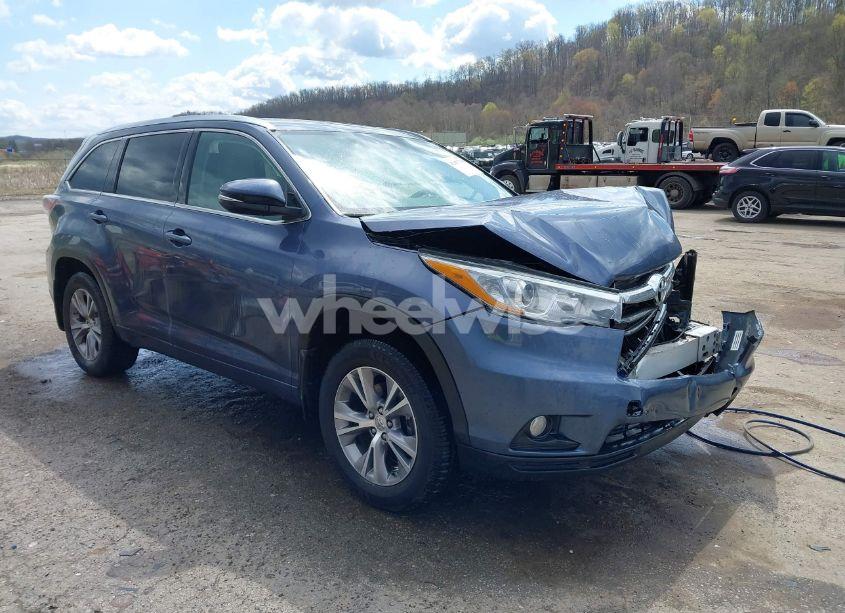 2015 Toyota Highlander XLE V6 (VIN 5TDJKRFH5FS080160) main photo