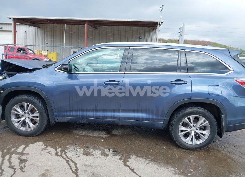 Photo 14 of 2015 Toyota Highlander XLE V6 (VIN 5TDJKRFH5FS080160)