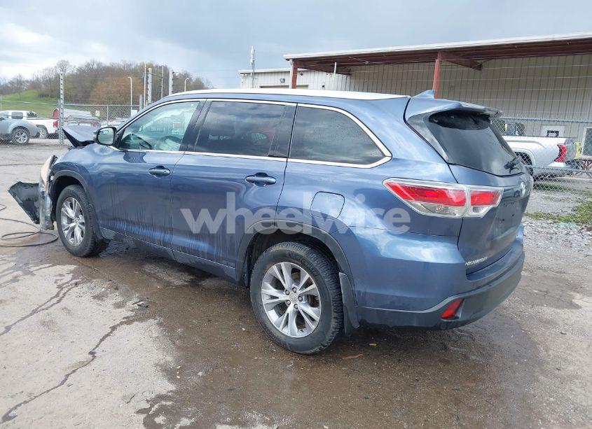 Photo 3 of 2015 Toyota Highlander XLE V6 (VIN 5TDJKRFH5FS080160)