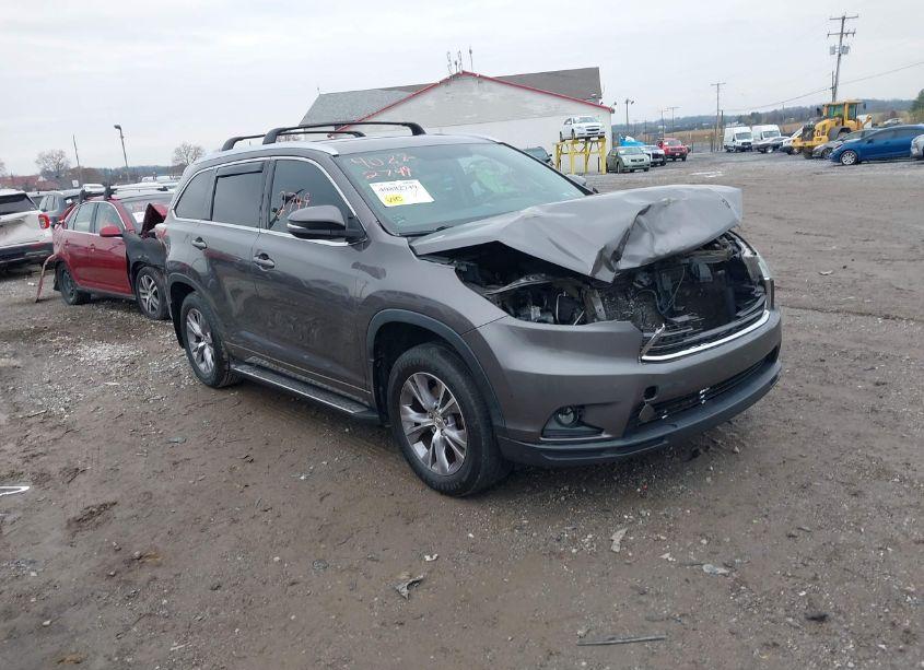 2015 Toyota Highlander XLE V6 (VIN 5TDJKRFH5FS154497) main photo