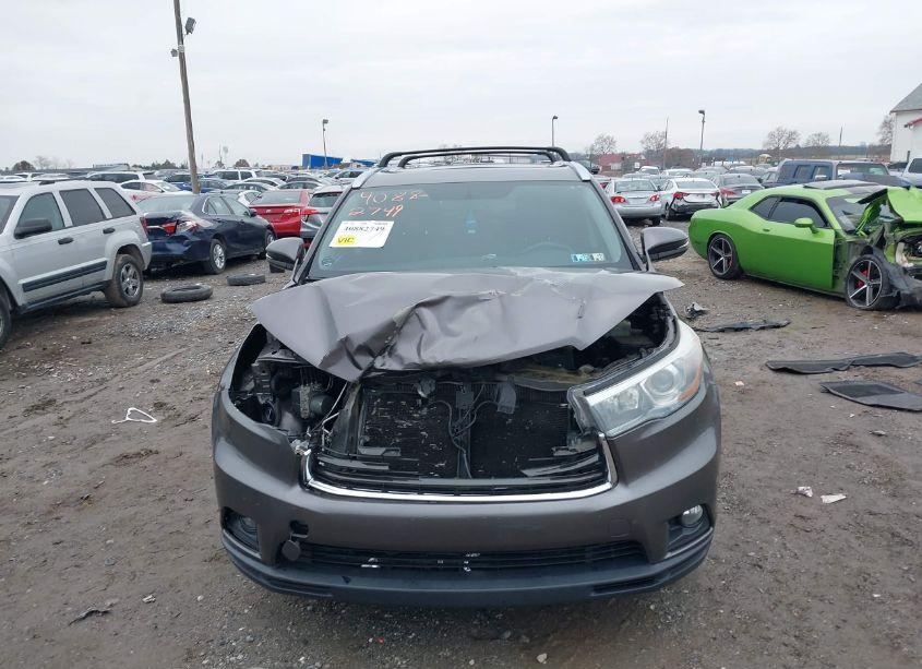 Photo 13 of 2015 Toyota Highlander XLE V6 (VIN 5TDJKRFH5FS154497)