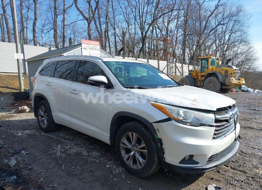 2015 Toyota Highlander XLE V6 (VIN 5TDJKRFH5FS181408) main photo