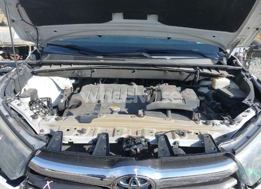 Photo 10 of 2015 Toyota Highlander XLE V6 (VIN 5TDJKRFH5FS181408)