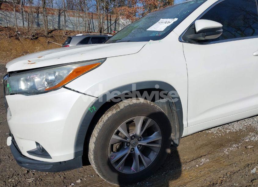 Photo 21 of 2015 Toyota Highlander XLE V6 (VIN 5TDJKRFH5FS181408)