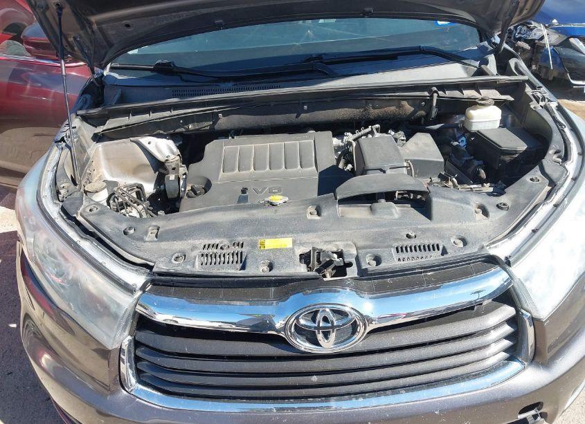 Photo 10 of 2015 Toyota Highlander XLE V6 (VIN 5TDJKRFH5FS193445)