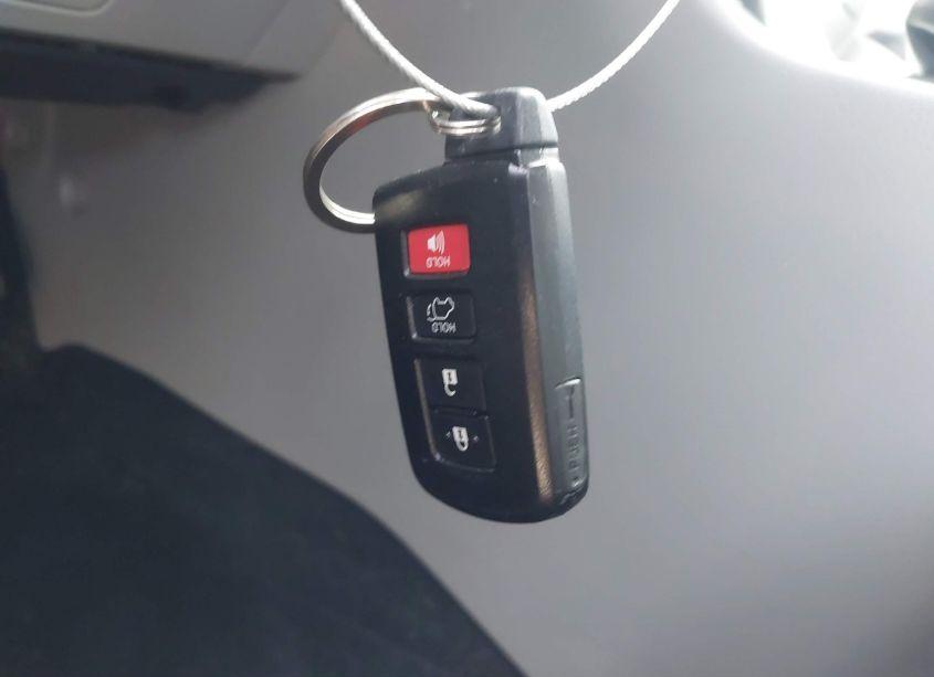 Photo 11 of 2015 Toyota Highlander XLE V6 (VIN 5TDJKRFH5FS193445)