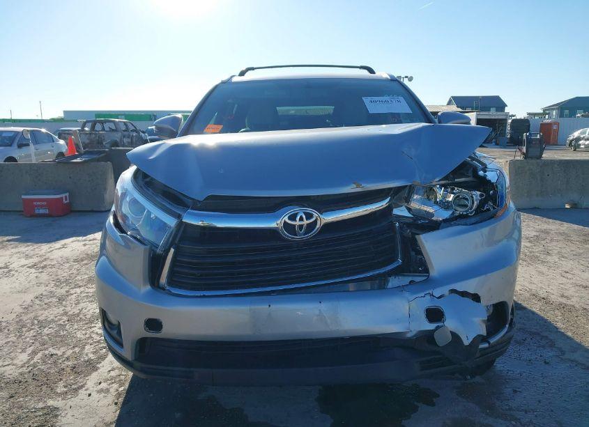 Photo 12 of 2015 Toyota Highlander XLE V6 (VIN 5TDJKRFH5FS203441)