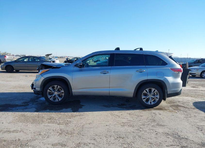 Photo 14 of 2015 Toyota Highlander XLE V6 (VIN 5TDJKRFH5FS203441)