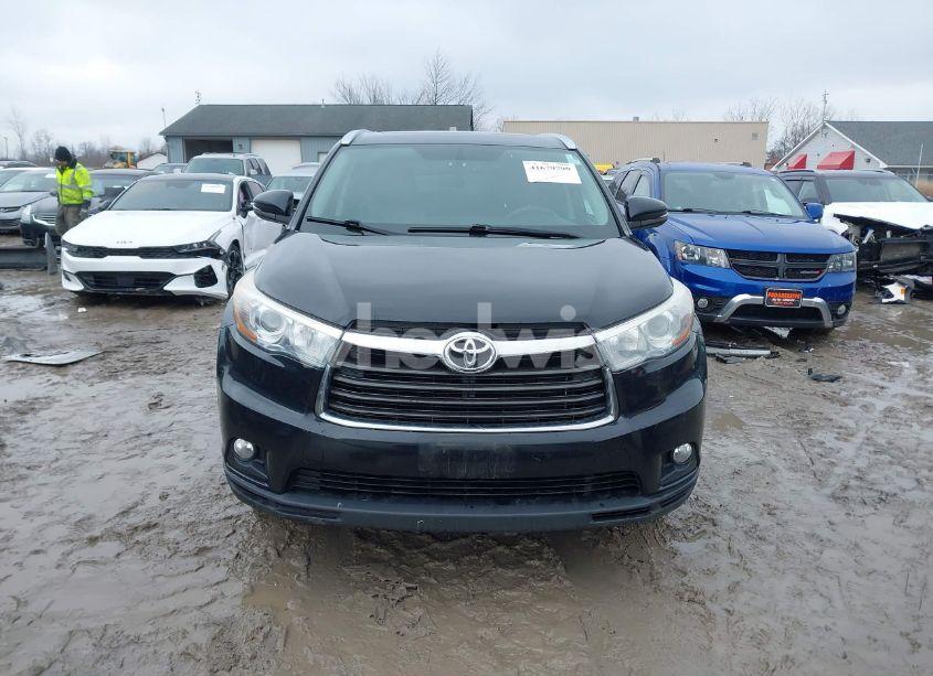 Photo 12 of 2016 Toyota Highlander XLE V6 (VIN 5TDJKRFH5GS235579)