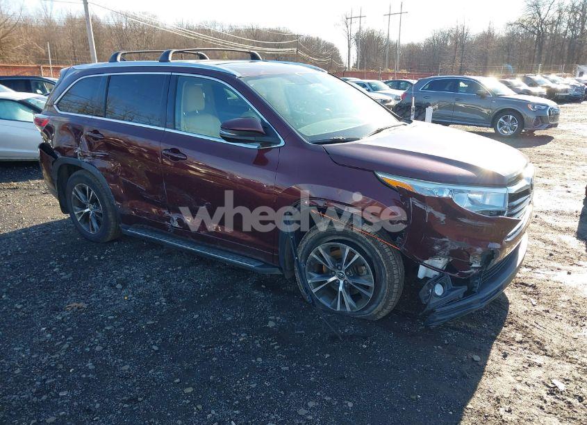 2016 Toyota Highlander XLE V6 (VIN 5TDJKRFH5GS246291) main photo