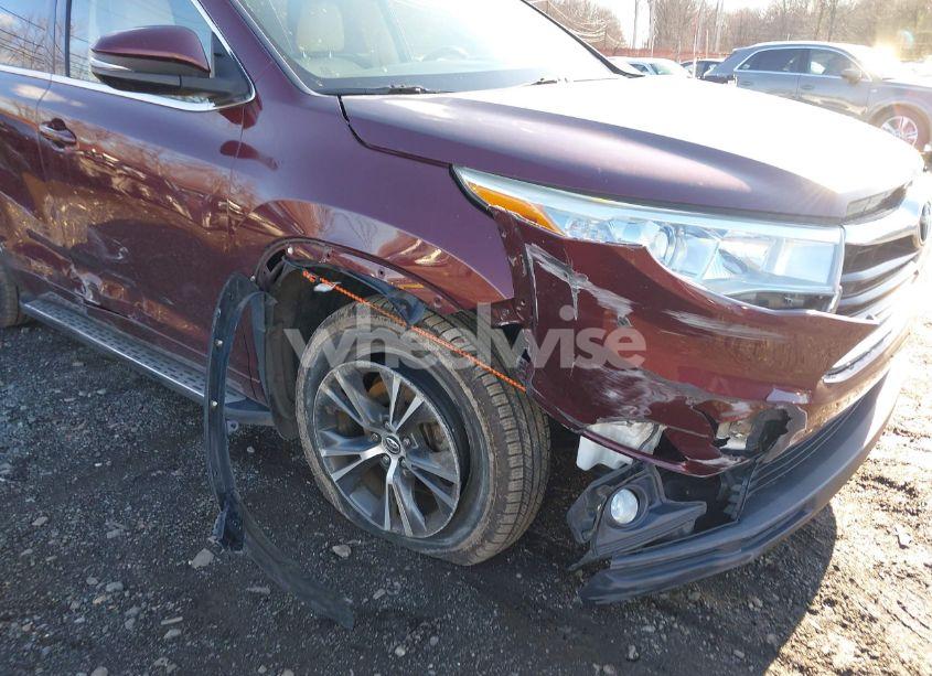 Photo 6 of 2016 Toyota Highlander XLE V6 (VIN 5TDJKRFH5GS246291)