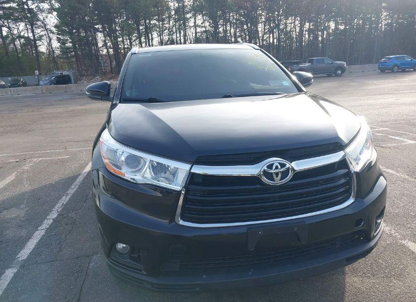 Photo 6 of 2016 Toyota Highlander XLE V6 (VIN 5TDJKRFH5GS254410)