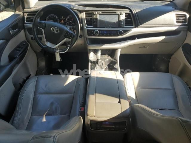 Photo 3 of 2016 TOYOTA HIGHLANDER XLE (VIN 5TDJKRFH5GS266816)