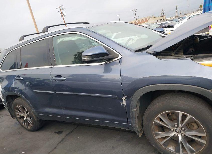 Photo 12 of 2016 Toyota Highlander XLE V6 (VIN 5TDJKRFH5GS300074)