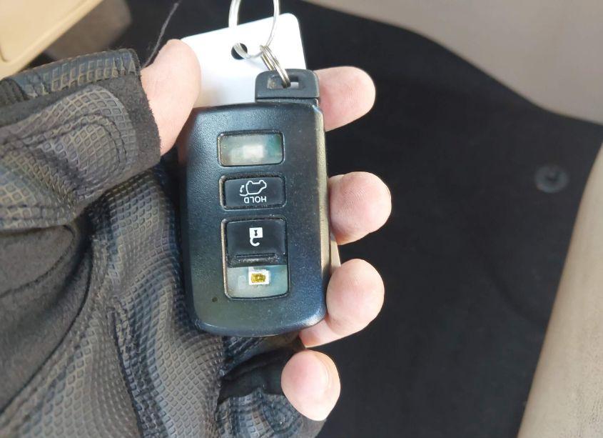 Photo 11 of 2016 Toyota Highlander XLE V6 (VIN 5TDJKRFH5GS317070)