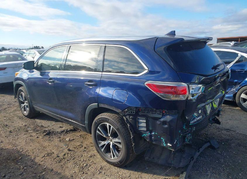 Photo 3 of 2016 Toyota Highlander XLE V6 (VIN 5TDJKRFH5GS317070)