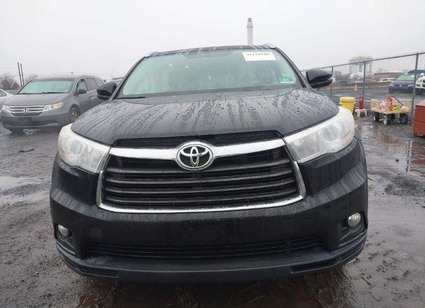 Photo 12 of 2016 Toyota Highlander XLE V6 (VIN 5TDJKRFH5GS338730)