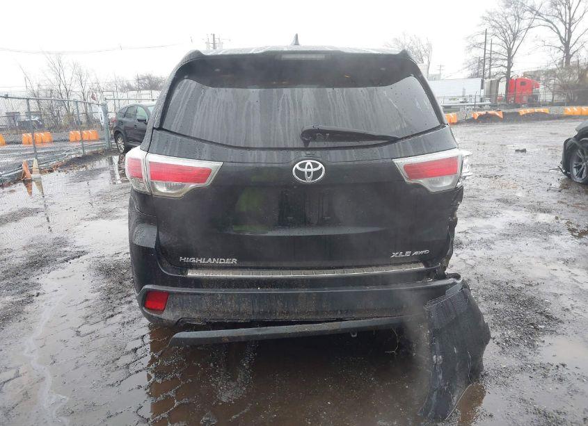 Photo 16 of 2016 Toyota Highlander XLE V6 (VIN 5TDJKRFH5GS338730)