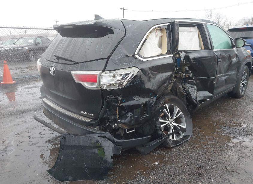 Photo 17 of 2016 Toyota Highlander XLE V6 (VIN 5TDJKRFH5GS338730)