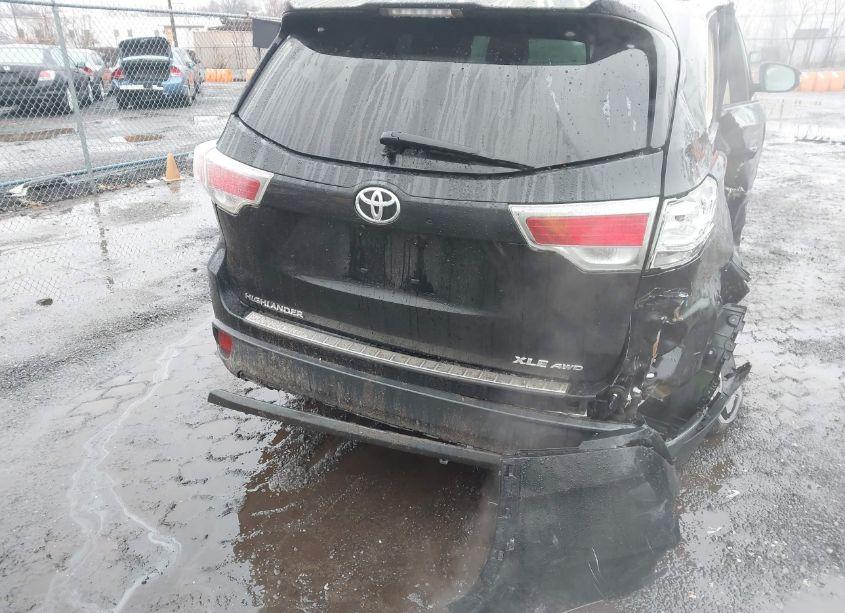 Photo 18 of 2016 Toyota Highlander XLE V6 (VIN 5TDJKRFH5GS338730)