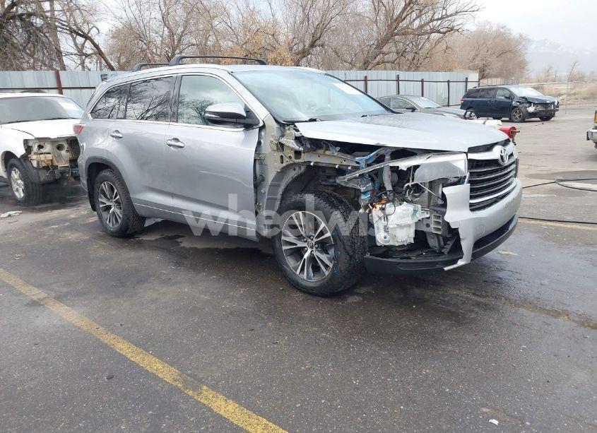 2016 Toyota Highlander XLE V6 (VIN 5TDJKRFH5GS341563) main photo