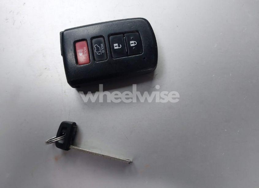 Photo 11 of 2016 Toyota Highlander XLE V6 (VIN 5TDJKRFH5GS341563)