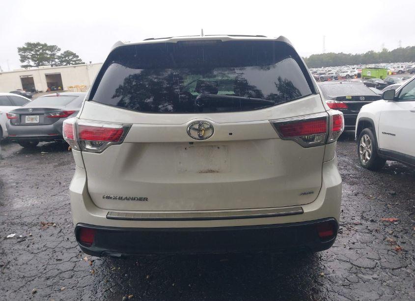 Photo 16 of 2016 Toyota Highlander XLE (VIN 5TDJKRFH5GS347864)