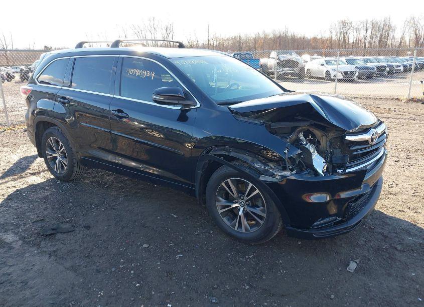 2016 Toyota Highlander XLE V6 (VIN 5TDJKRFH5GS351364) main photo