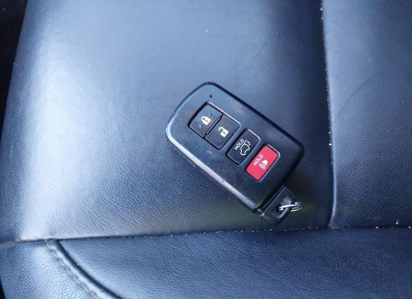 Photo 11 of 2016 Toyota Highlander XLE V6 (VIN 5TDJKRFH5GS351364)