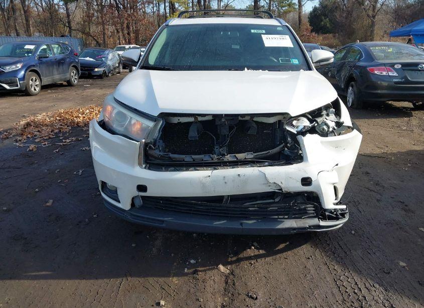 Photo 12 of 2015 Toyota Highlander XLE V6 (VIN 5TDJKRFH6FS128314)