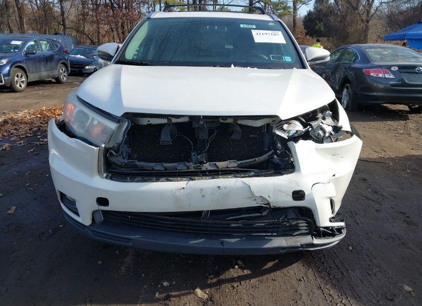 Photo 6 of 2015 Toyota Highlander XLE V6 (VIN 5TDJKRFH6FS128314)