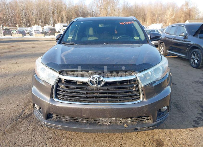Photo 12 of 2016 Toyota Highlander XLE V6 (VIN 5TDJKRFH6GS224820)