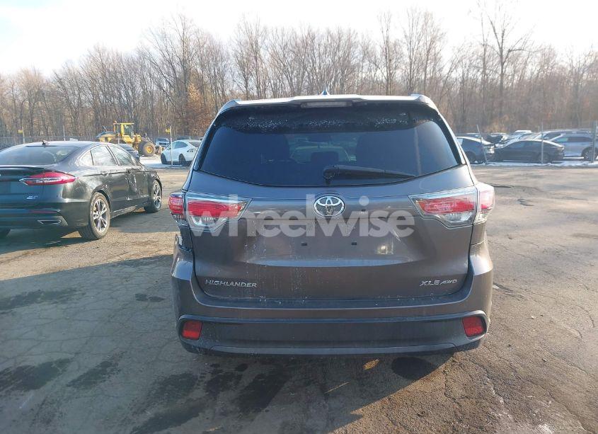 Photo 16 of 2016 Toyota Highlander XLE V6 (VIN 5TDJKRFH6GS224820)