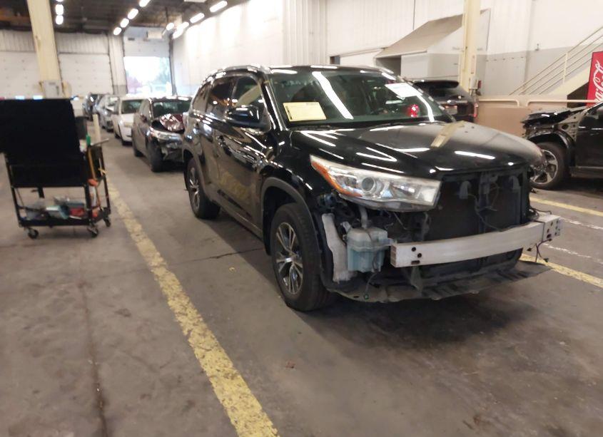2016 Toyota Highlander XLE V6 (VIN 5TDJKRFH6GS257607) main photo