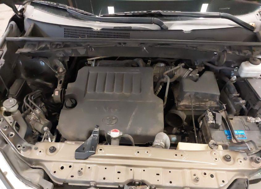 Photo 10 of 2016 Toyota Highlander XLE V6 (VIN 5TDJKRFH6GS257607)