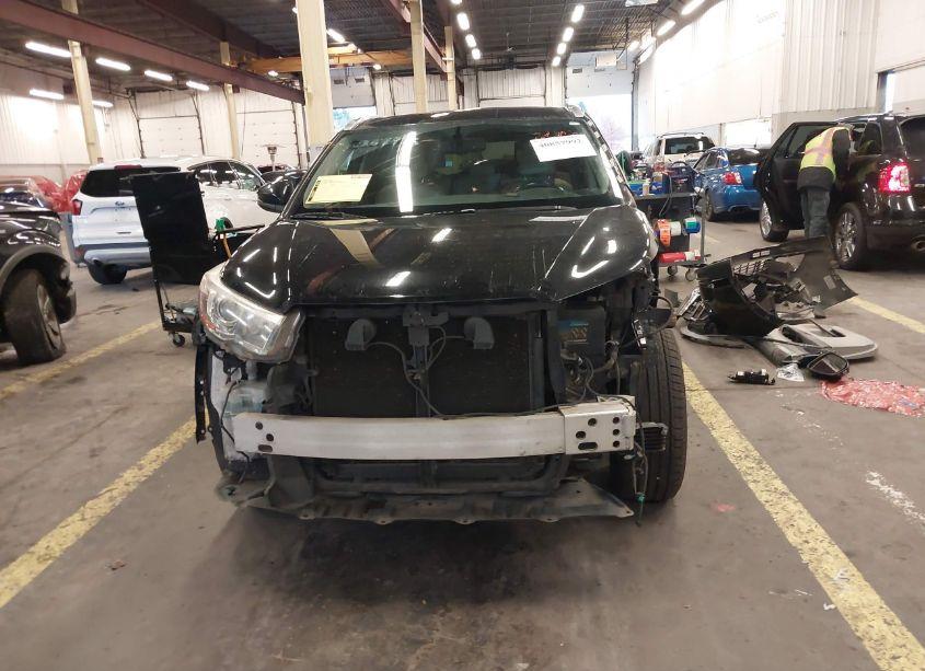 Photo 13 of 2016 Toyota Highlander XLE V6 (VIN 5TDJKRFH6GS257607)